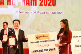 “Bầu Hiển” ủng hộ 5 tỷ đồng cho quỹ Vì người nghèo Thành phố Hà Nội