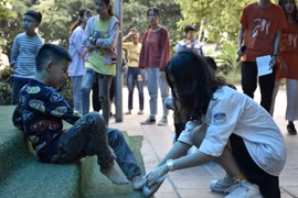 Học sinh trường THPT Chu Văn An tổ chức sự kiện "I love you, mom"