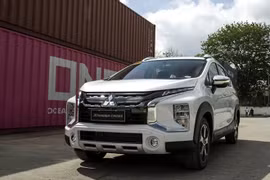 Giá xe Mitsubishi Xpander Cross tháng 11/2020