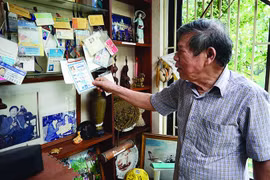 Thấp thoáng tình đời sau trang viết
