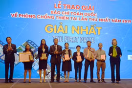 Lễ trao Giải Báo chí toàn quốc về Phòng chống thiên tai lần thứ nhất năm 2019