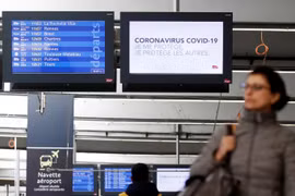 Pháp miễn cách ly với công dân Anh và khối Schengen