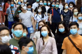 Hong Kong: Chuyên gia cảnh báo không nên kỳ vọng quá nhiều vào vắc-xin