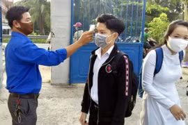 Bến Tre: Không bắt buộc phụ huynh mua dụng cụ đo thân nhiệt cho học sinh