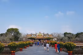 Hơn 22 nghìn lượt khách du lịch đến tham quan di tích Huế trong dịp lễ