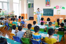Tiến tới phổ cập giáo dục mầm non cho trẻ 4 tuổi