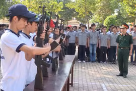 Nghiên cứu việc miễn học phí môn giáo dục quốc phòng và an ninh cho học sinh, sinh viên
