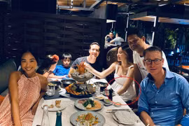 Hồ Ngọc Hà bụng bầu ngày càng lộ rõ