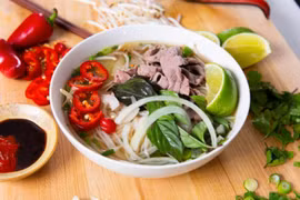 Bún riêu và mì cao lầu Việt Nam “đốn tim” du khách lọt top ngon nhất châu Á