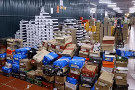 Đột kích kho hàng giả, hàng nhái quy mô ‘khủng’ tại Lào Cai