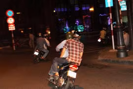 Bắt nhóm đối tượng dùng dao cướp đêm ở Bình Dương