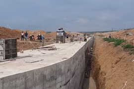 Thủ tướng yêu cầu các tỉnh, thành quyết liệt thực hiện giải phóng mặt bằng các dự án trọng điểm