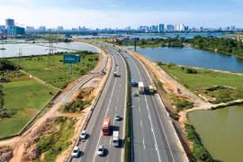 Giải ngân chậm, hàng loạt dự án trọng điểm đứng trước nguy cơ "đói vốn" chậm tiến độ