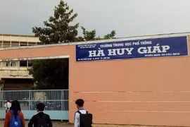 Nam sinh lớp 10 tử vong do ngã từ tầng cao xuống sân trường