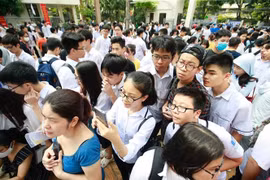 Sáng nay, 89.000 thí sinh Hà Nội đến trường làm thủ tục thi lớp 10