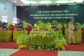 Tổ chức lễ tang cho 13 liệt sĩ hy sinh ở Thủy điện Rào Trăng 3 theo nghi thức Quân đội