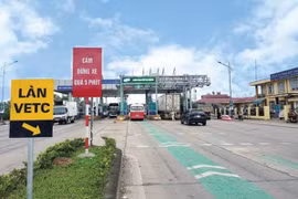 Kiến nghị bắt buộc ô tô phải dán thẻ thu phí tự động không dừng