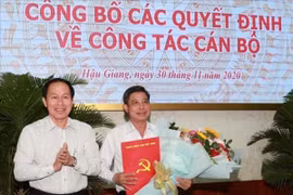 Công bố Quyết định của Thủ tướng phê chuẩn Chủ tịch tỉnh Hậu Giang