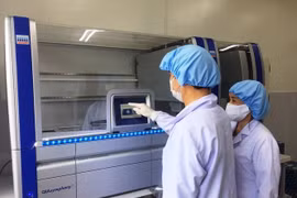 Quảng Nam: Hủy gói thầu mua máy xét nghiệm, kiểm điểm đối với Giám đốc Sở Y tế, Giám đốc Sở Tài chính