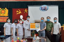 Báo An ninh Thủ đô tiếp sức các thầy thuốc ở tuyến đầu chống dịch Covid-19