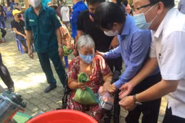 Hội Nhà báo TP.HCM: Chung tay hỗ trợ người nghèo vượt qua khó khăn trong mùa dịch