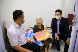 Nam A Bank đồng hành cùng “Mai vàng nhân ái” hỗ trợ nghệ sĩ trong dịch covid-19