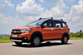 Suzuki kiểm tra, thay dầu động cơ miễn phí cho khách hàng miền Trung