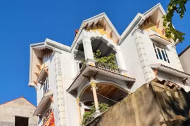 Bắc Giang: Ở nhà 3 tầng vẫn lọt danh sách hộ nghèo!