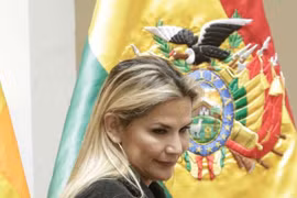 Tổng thống Bolivia rút khỏi cuộc đua tranh cử