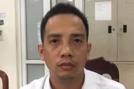 Khởi tố tài xế đánh cảnh sát giao thông