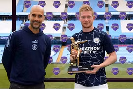 Kevin De Bruyne cân bằng kỉ lục và trở thành “Vua kiến tạo" Premier League