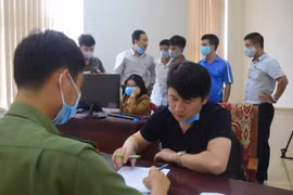 Thừa Thiên Huế: Phạt 140 triệu đồng và trục xuất nhóm người nước ngoài đánh bạc qua mạng