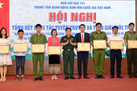 Trao giải cuộc thi "Nâng cao nhận thức phòng tránh tai nạn bom mìn, vật nổ do chiến tranh để lại"