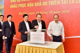 Thủ tướng và các Phó Thủ tướng quyên góp ủng hộ đồng bào miền Trung