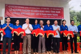Trao “Nhà tình bạn” cho gia đình Nhà báo – Liệt sĩ Phan Minh Tràng