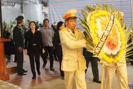 Đoàn công tác Hội Nhà báo Việt Nam viếng liệt sĩ, nhà báo Phạm Văn Hướng