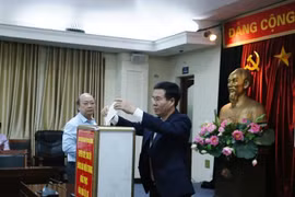 Ban Tuyên giáo Trung ương quyên góp ủng hộ đồng bào miền Trung