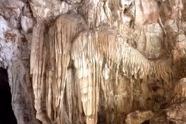 Mừng chiến thắng Điện Biên Phủ, về thăm hang động kỳ vĩ Khó Chua La
