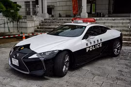 Xe Lexus LC 500 dành riêng cho cảnh sát Nhật Bản trông như thế nào?