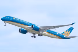 Vietnam Airlines điều chỉnh khai thác do ảnh hưởng của bão số 9