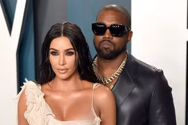 Hết chọc giận rồi xin lỗi vợ, Kanye West lại phải nhập viện khẩn cấp vì vấn đề tâm lý