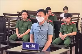 Tuyên án bị cáo bị truy nã vẫn ung dung ngồi ghế chánh văn phòng TAND huyện