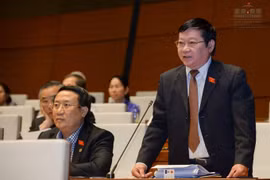 Cần công khai danh tính người mua bằng giả tiếng Anh ở Đại học Đông Đô