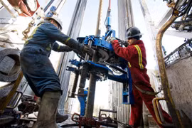 Giá xăng dầu hôm nay (16/8): Xu hướng đi lên trong phiên cuối tuần