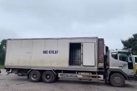 Hà Nội: Triệt phá ổ xóc đĩa di động trên thùng xe tải