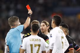 Sergio Ramos thẻ đỏ, Real Madrid thua tức tưởi trước Man City