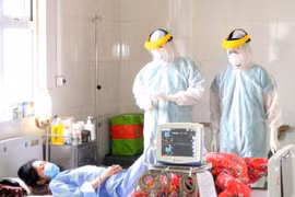 3 bệnh nhân COVID-19 tiên lượng 'tử vong bất cứ lúc nào'
