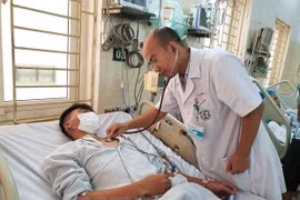 Thanh niên 17 tuổi ở Hà Nội tử vong vì tự điều trị sốt xuất huyết tại nhà