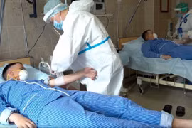 4 người cùng phòng BN 1015 bị lây nhiễm ở bệnh viện Ung bướu Đà Nẵng