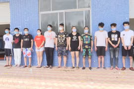 Trốn truy nã sang Việt Nam đánh bạc, 11 người Trung Quốc bị bắt giữ